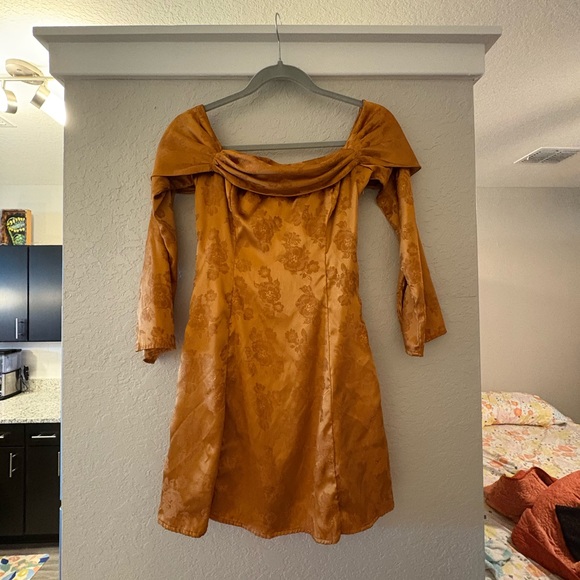 Lulus Dresses & Skirts - Lulu's Floral Patterned Burnt Orange Long Sleeve Dress